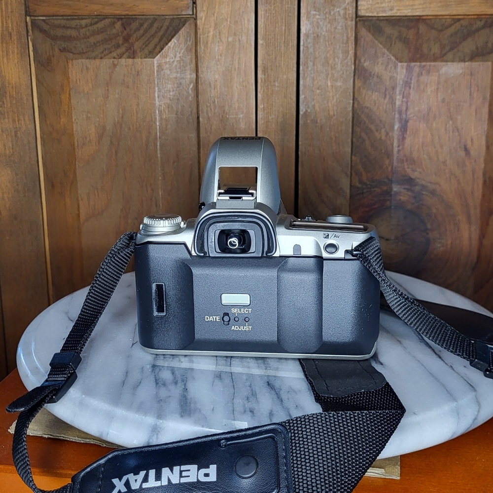 Pentax Black and Silver Film SLR Camera with Manual Controls - Picture 6 of 15